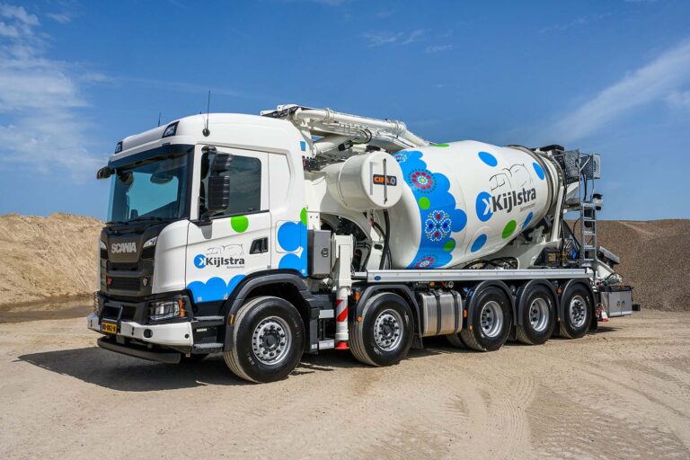 Kijlstra Betonmortel neemt eerste Scania vijfasser met pompmixer in gebruik