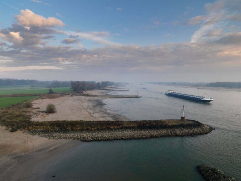 Aanhoudende droogte zorgt voor meer beperkingen en wachttijden voor binnenvaart
