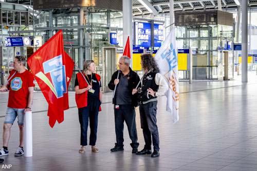 FNV kondigt reeks acties en grote spoorstaking voor september aan