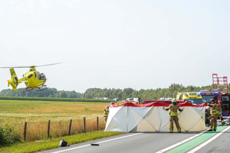 GRIP 1: Dode en meerdere gewonden bij frontale botsing tussen personenbusje en vrachtwagen op N48