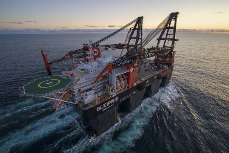 Slimme vaarroute verkort oversteek van Heerema’s Sleipnir met 2,5 dag en verlaagt CO₂-uitstoot