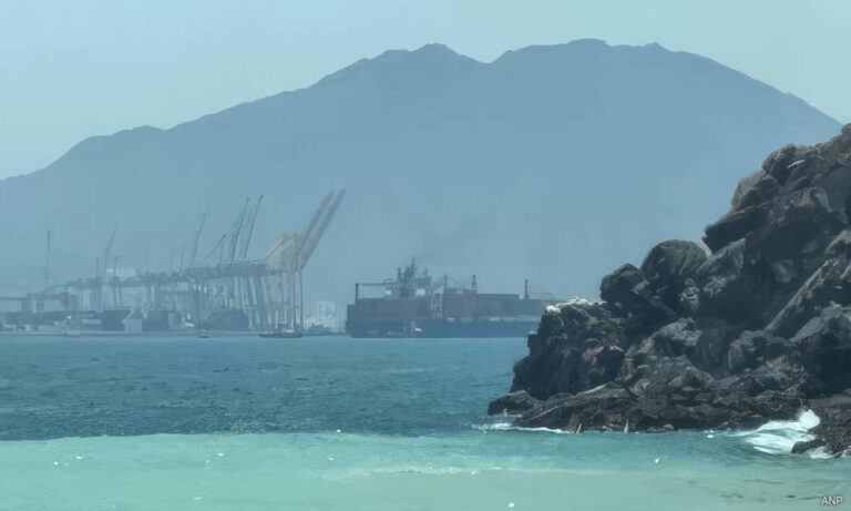 Amerikaanse krijgsmacht: Straat van Hormuz open voor scheepvaart