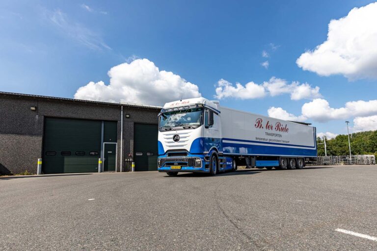 Transportbedrijf ter Riele zet haar eerste Mercedes-Benz eActros 600 in voor elektrisch transport