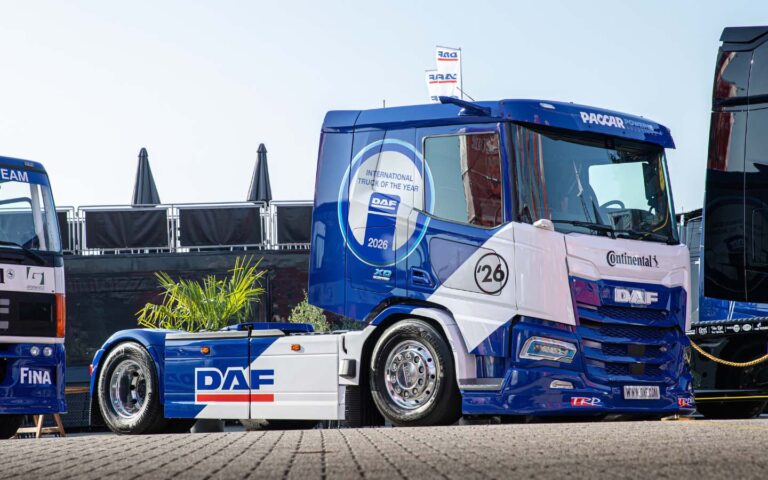Van Der Mierden Transport koopt exclusieve DAF Electric Race Truck voor 84-jarige chauffeur