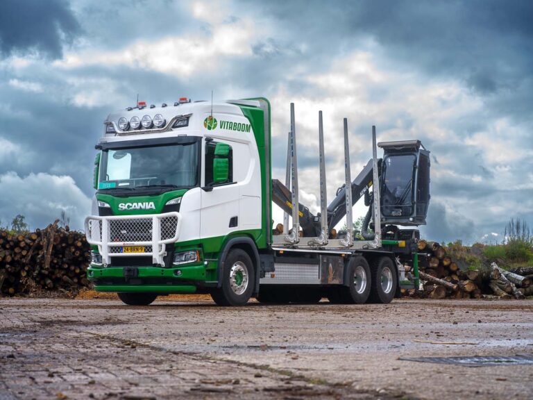 Unieke Scania R650 V8 versterkt wagenpark van VITA Boomverzorging