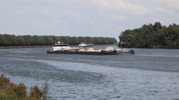 Binnenvaartschip
