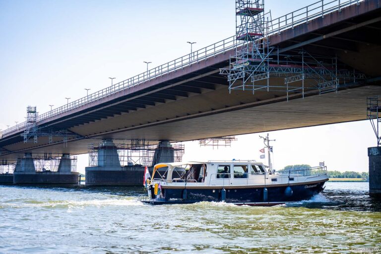 Rijkswaterstaat waarschuwt voor forse verkeershinder na zomervakantie: tot 60 minuten extra reistijd