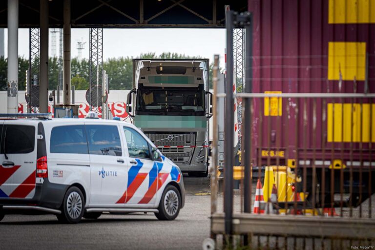 Mobiel Medisch Team ingezet na ernstig incident met trailer in Europoort