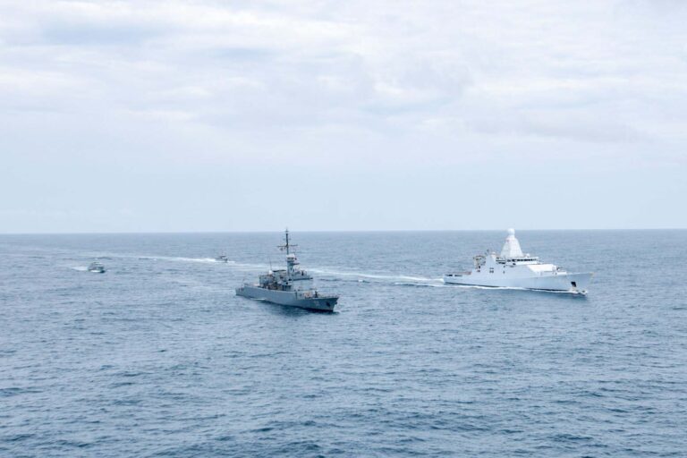 Nederlandse marine oefent bescherming cruciale scheepvaartroute door Panamakanaal