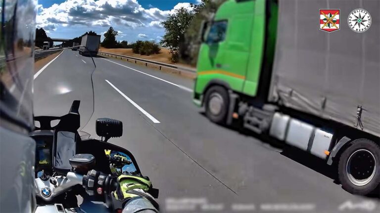 VIDEO – Zo worden (vrachtwagen)chauffeurs met hun telefoon achter het stuur betrapt in Tsjechië