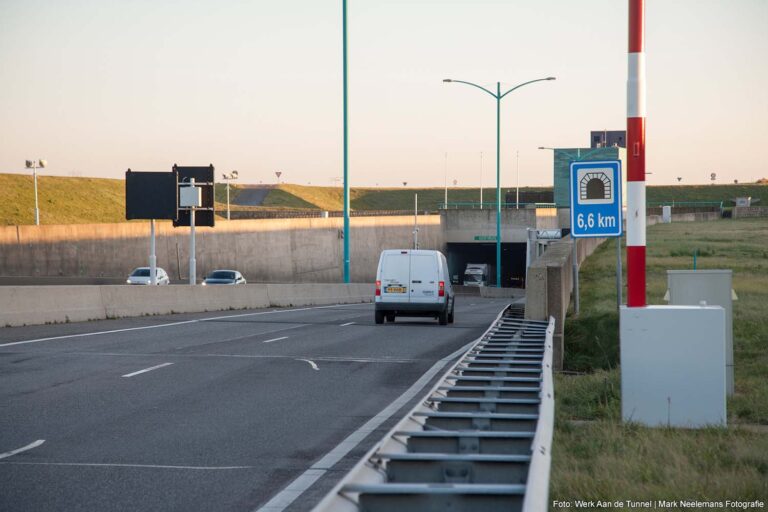 Transportbedrijven opgelet: aanvraag ontheffing Westerscheldetunnel start 31 augustus