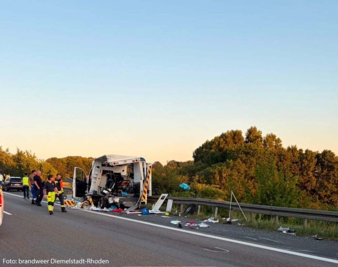 ongeval vrachtwagen ambulance Duitse A44