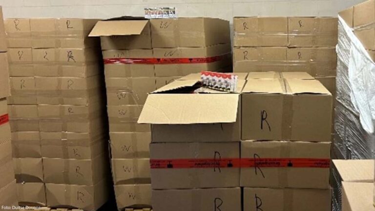 Vrachtwagenchauffeur aangehouden na lossen van ruim 14,5 miljoen illegale sigaretten