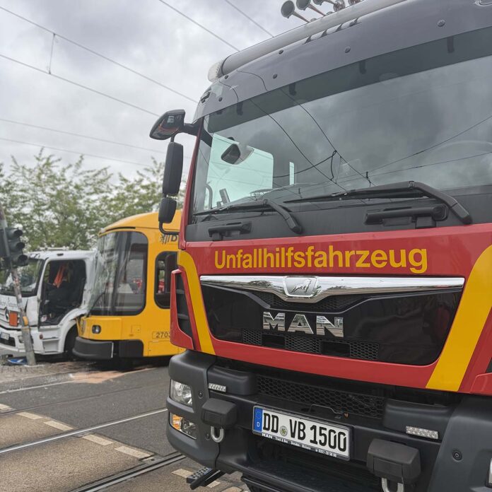 Aanrijding tram vrachtwagen