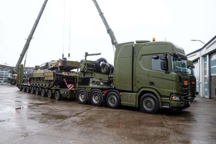 DK 8 axle semi low loader