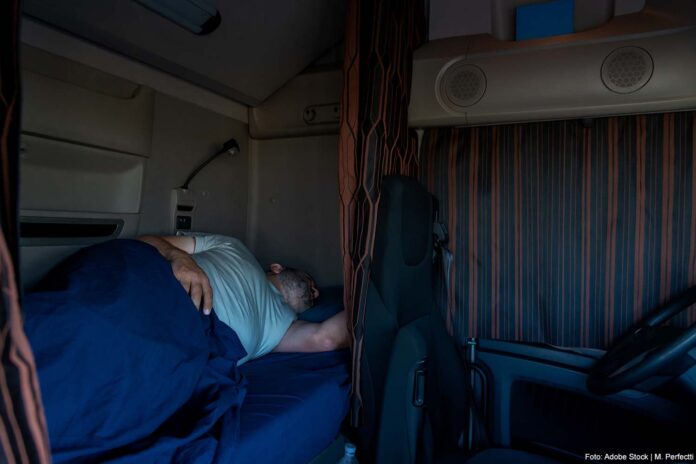 Slapen in vrachtwagen