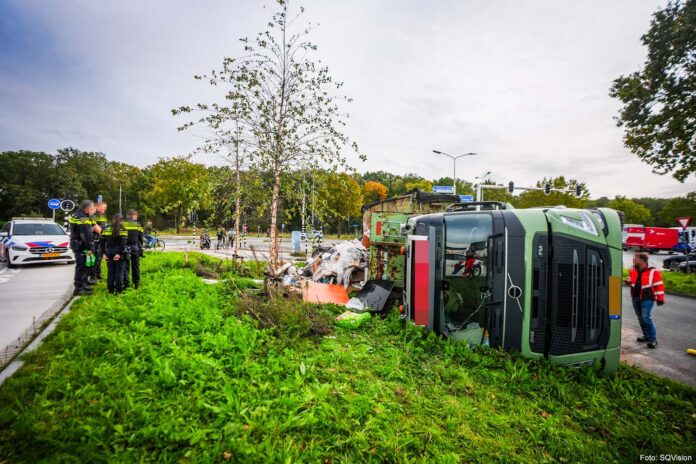 Gekantelde Vrachtwagen