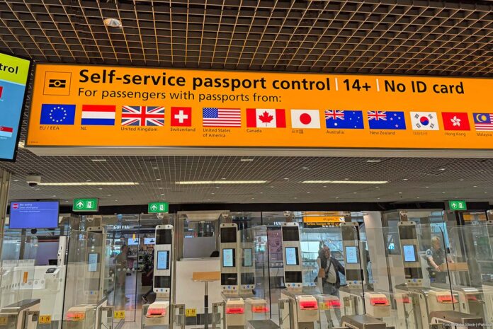 Schiphol paspoortcontrole