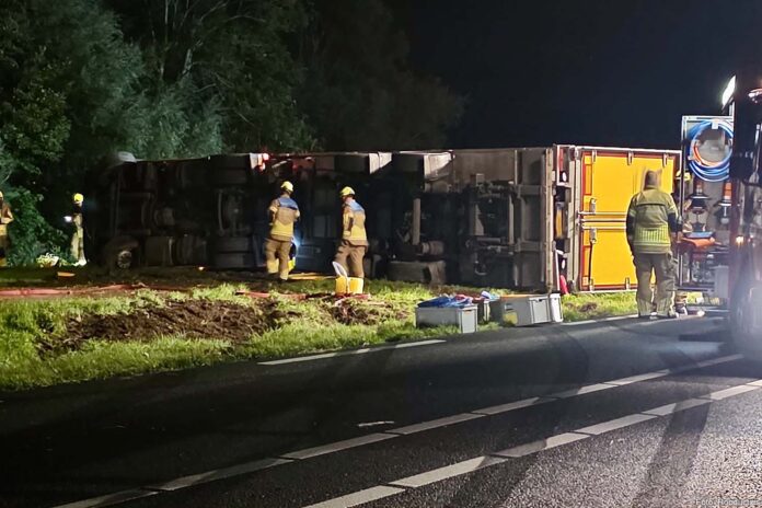 Vrachtwagen gekanteld N9