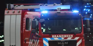Brandweer 's avonds met zwaailicht