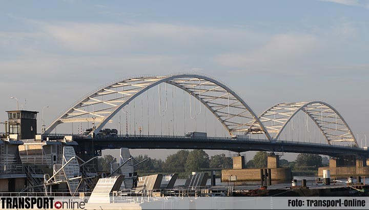 TLN onderzoekt juridische stappen: Merwedebrug kost transportsector 1,5 miljoen euro per dag