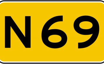 N69 urenlang afgesloten na gekantelde vrachtwagen N69